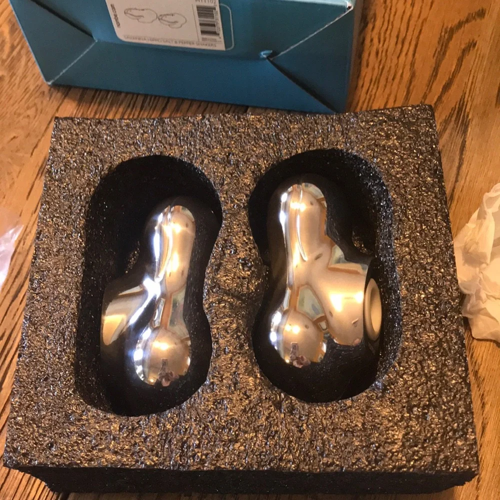 NIB Nambe Savannah hippo salt pepper shakers - Great Gift!